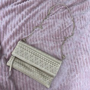 Super cute chain link shoulder bag